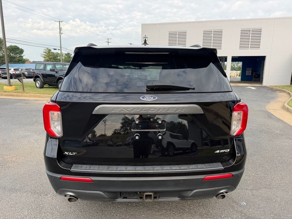 Pre-Owned 2023 Ford Explorer XLT - photo - 3