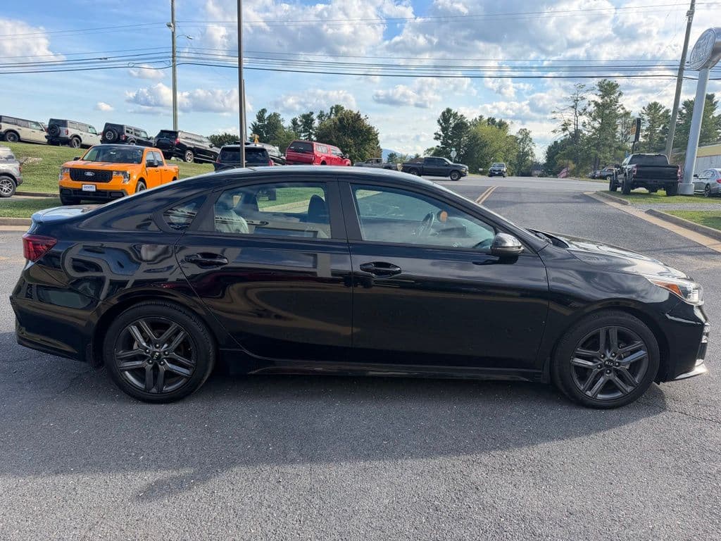 Pre-Owned 2021 Kia Forte GT-Line - photo - 5