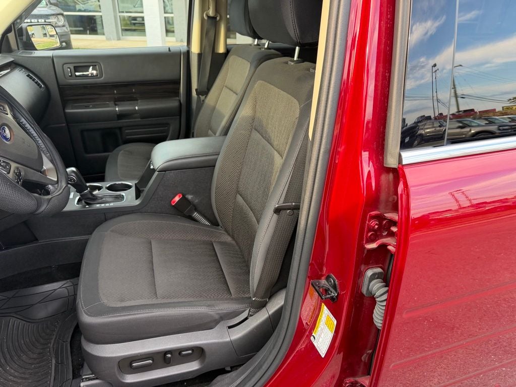 Pre-Owned 2019 Ford Flex SEL - photo - 7