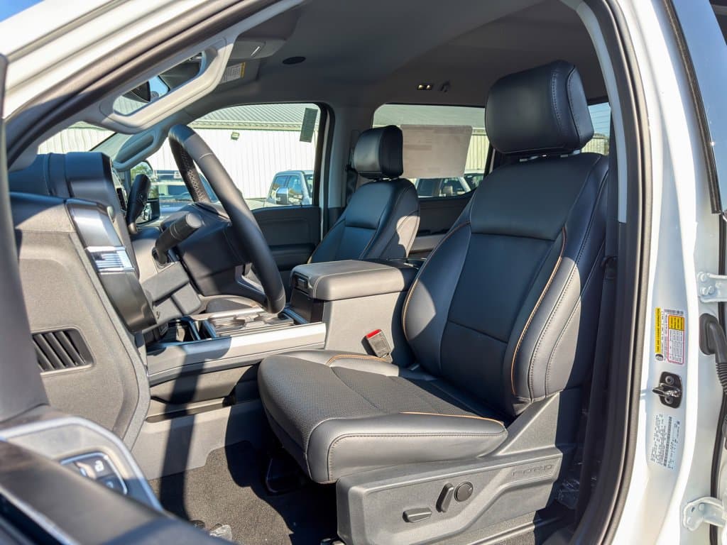 New 2027 Ford F-350SD Lariat - photo - 7