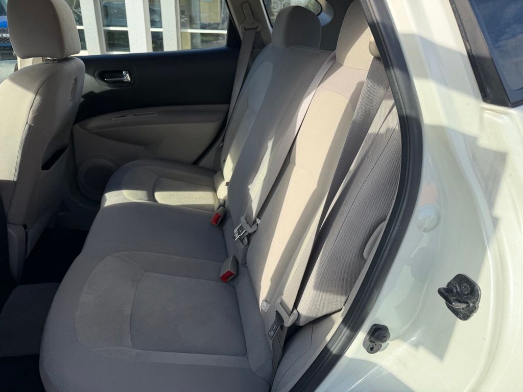 Pre-Owned 2009 Nissan Rogue S - photo - 6