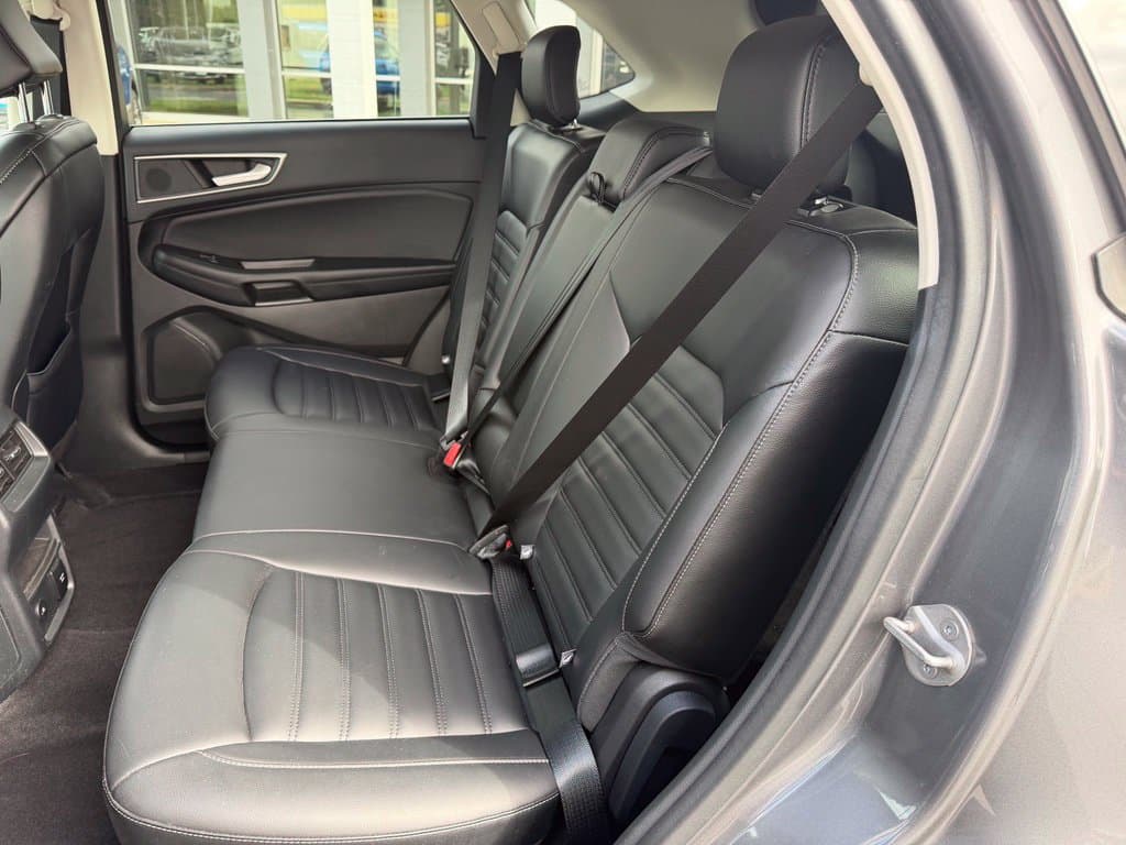 Pre-Owned 2024 Ford Edge SEL - photo - 9