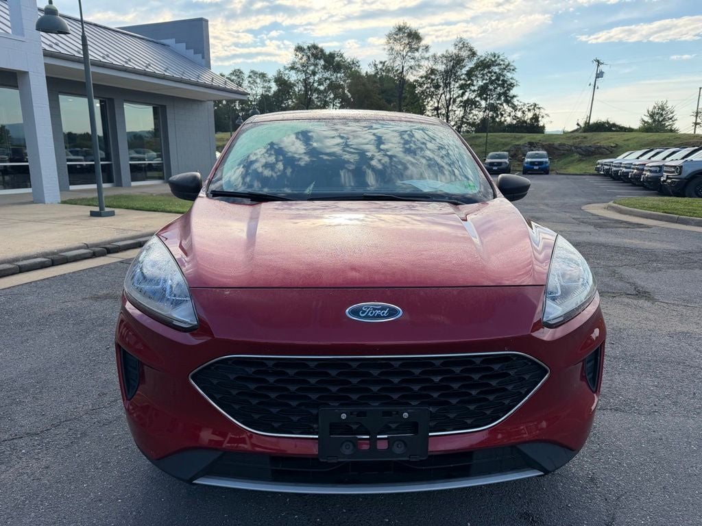 Pre-Owned 2022 Ford Escape SE - photo - 3