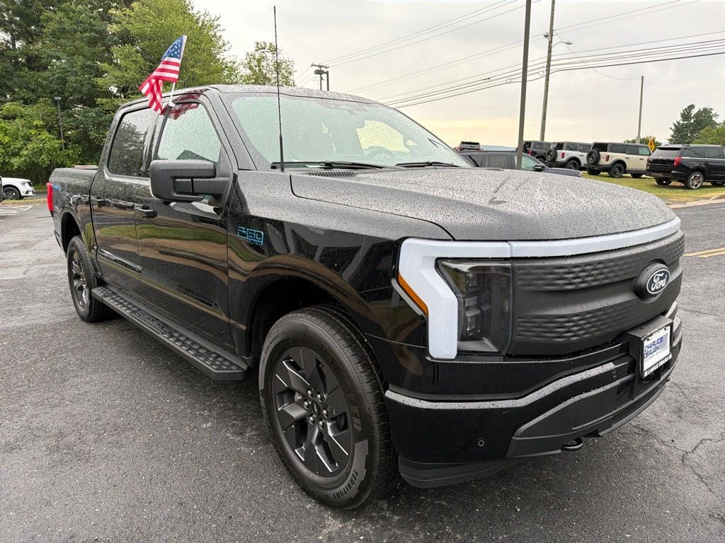 Pre-Owned 2025 Ford F-150 Lightning Flash - photo - 6