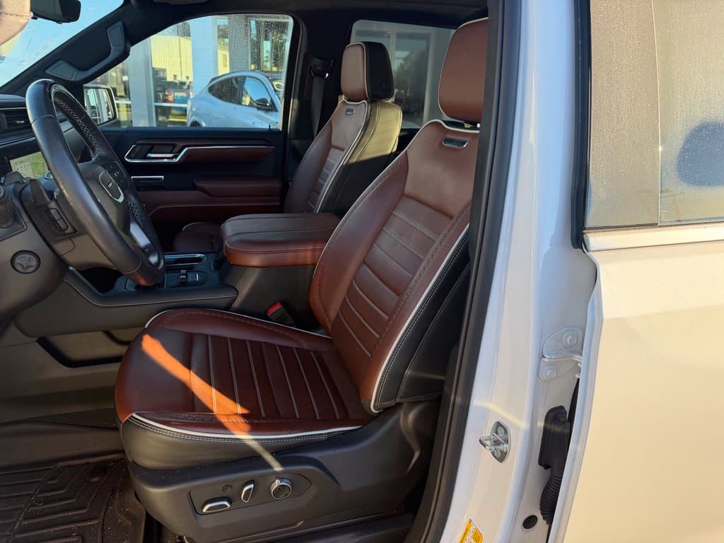 Pre-Owned 2024 GMC Sierra 1500 Denali Ultimate - photo - 11