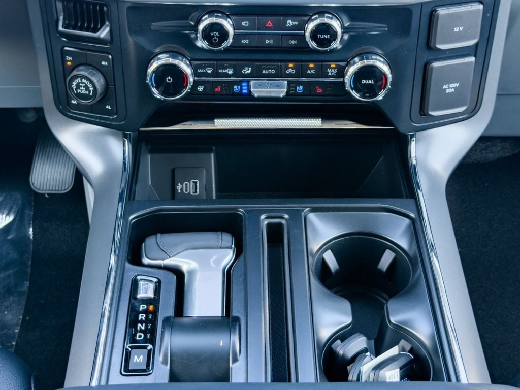 New 2026 Ford F-150 Lariat - photo - 11