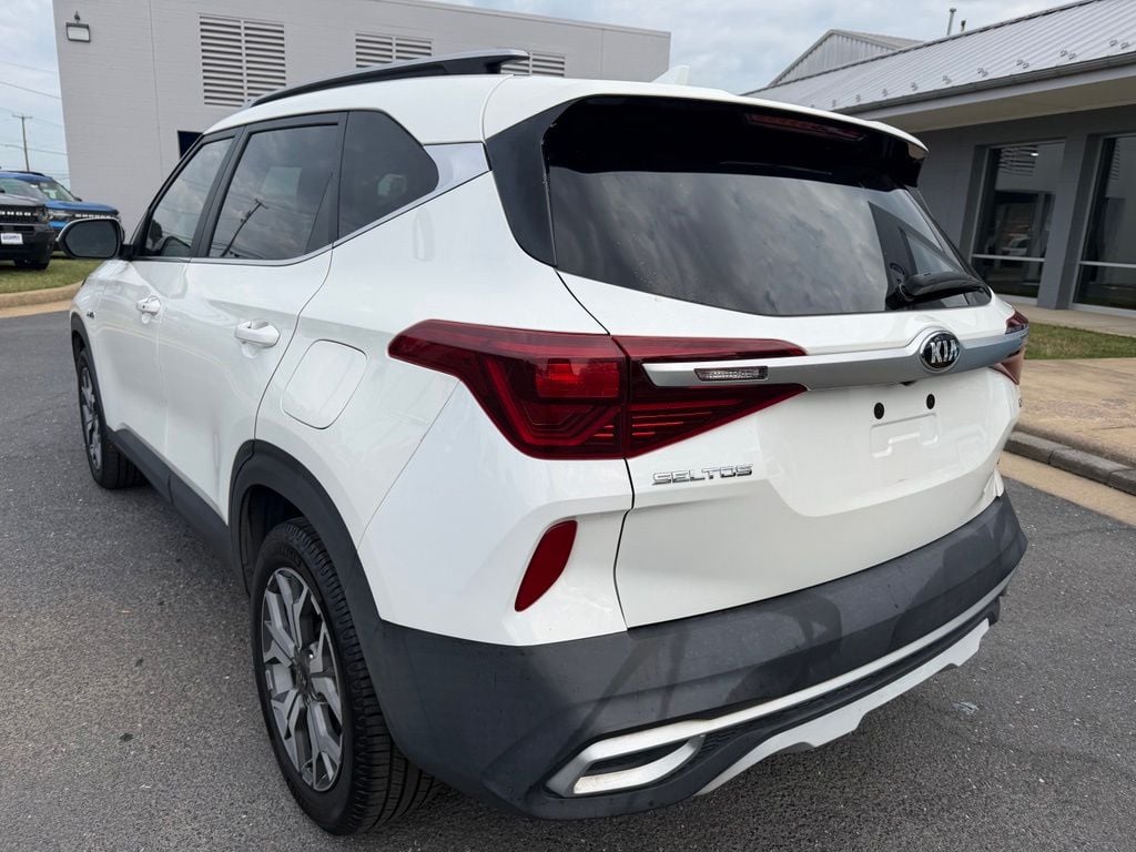 Pre-Owned 2021 Kia Seltos EX - photo - 2