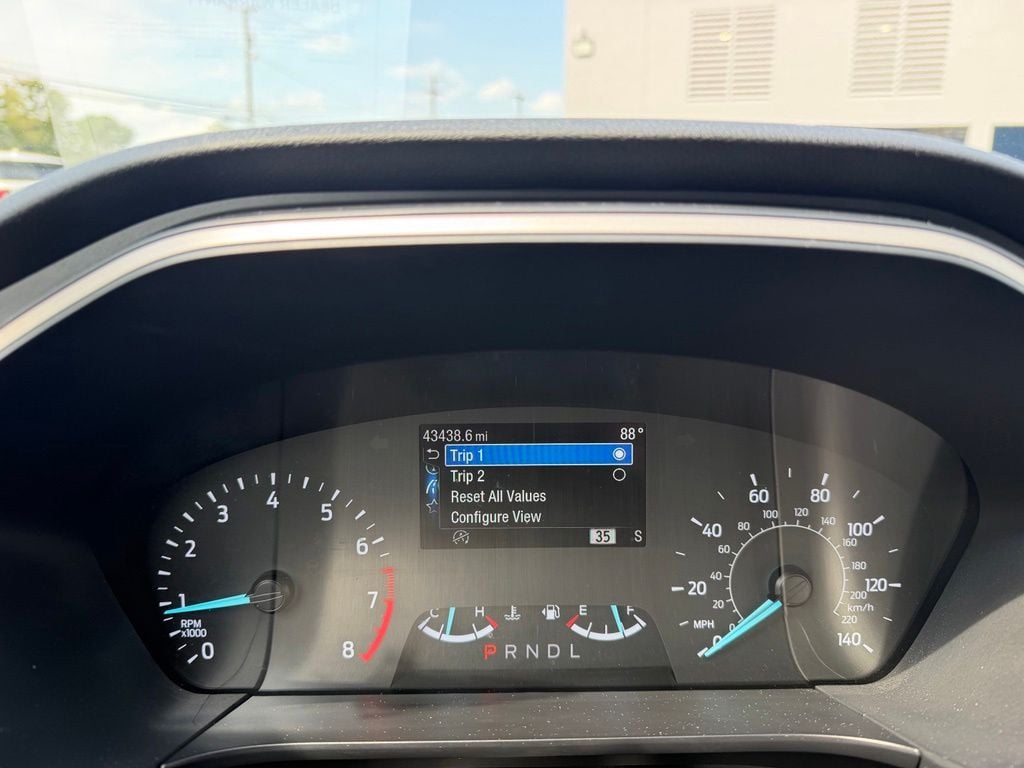 Pre-Owned 2022 Ford Escape SEL - photo - 17