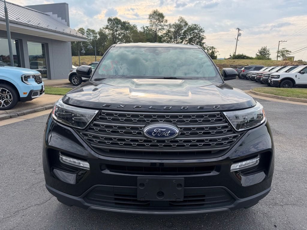 Pre-Owned 2023 Ford Explorer XLT - photo - 7