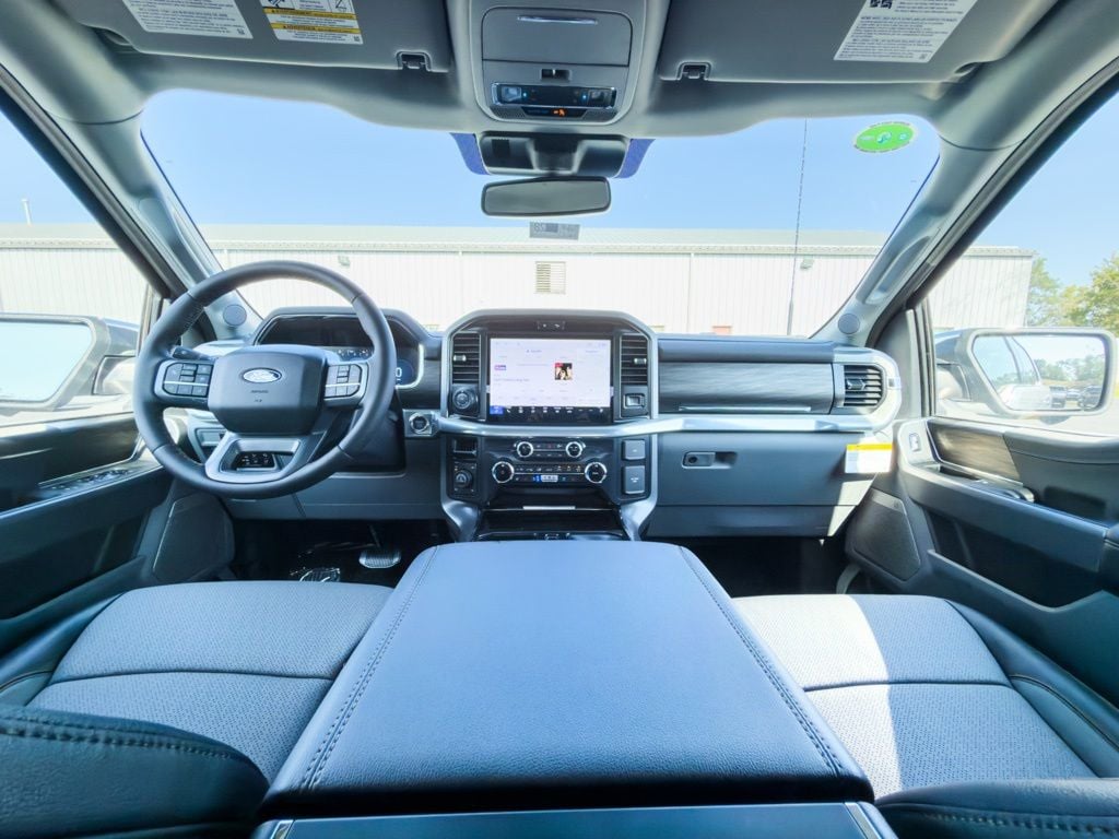 New 2026 Ford F-150 Lariat - photo - 13