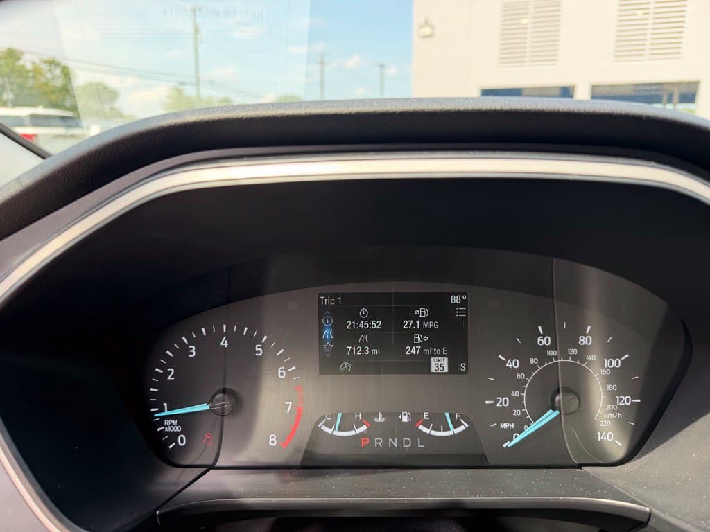 Pre-Owned 2022 Ford Escape SEL - photo - 9