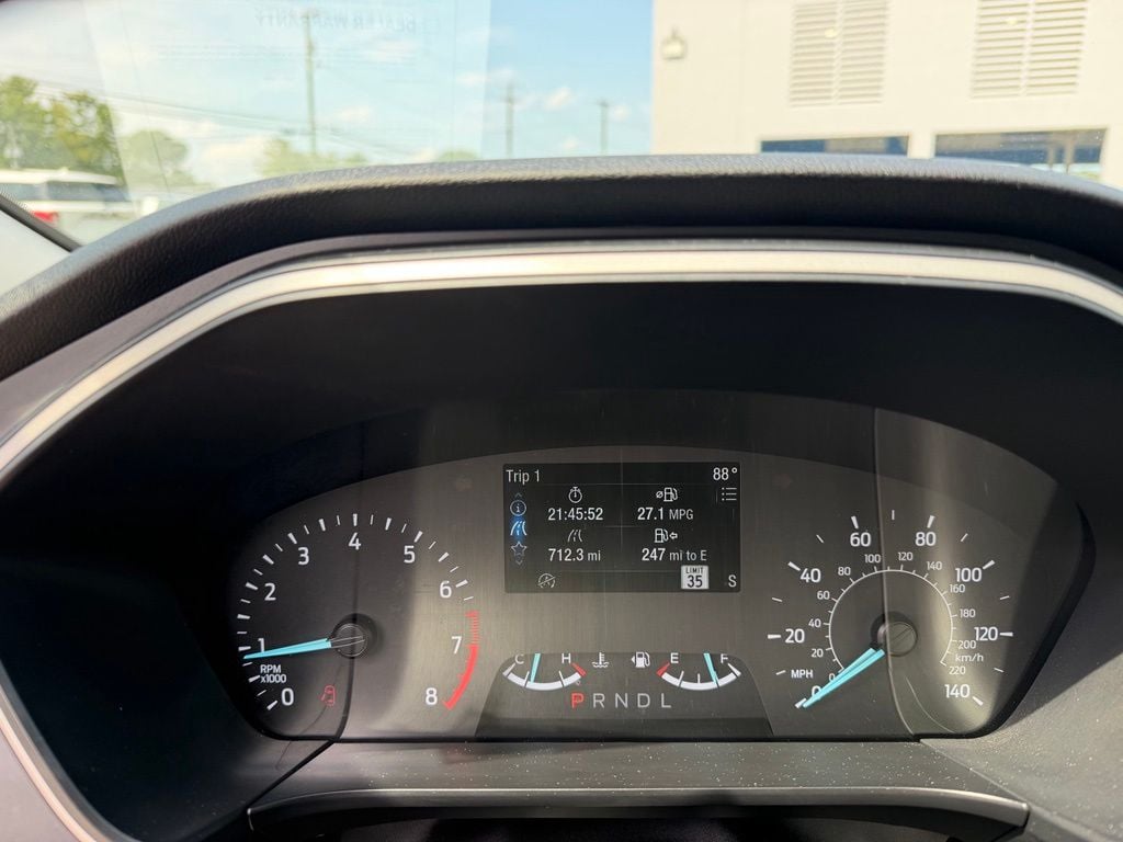 Pre-Owned 2022 Ford Escape SEL - photo - 9