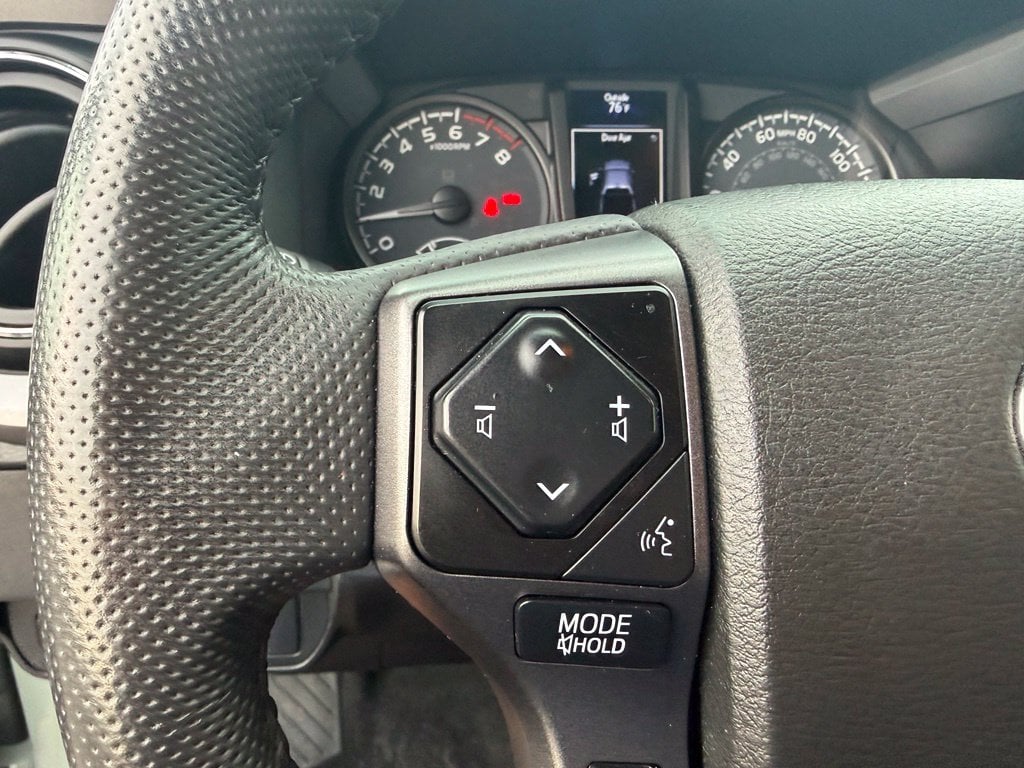Pre-Owned 2023 Toyota Tacoma TRD Off-Road - photo - 14