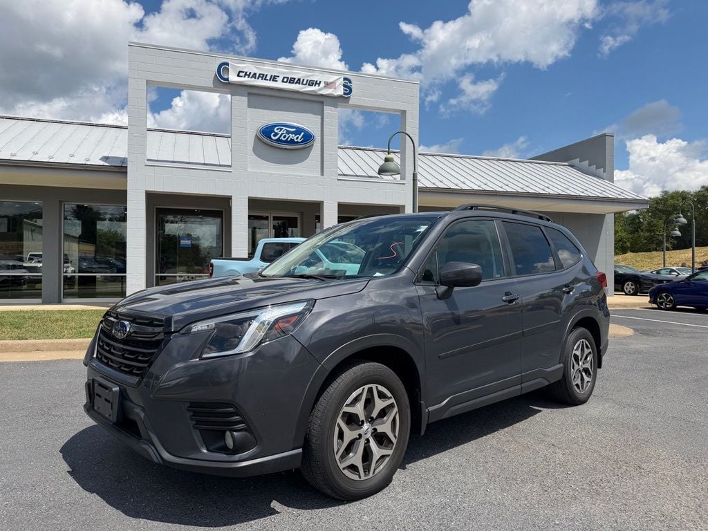 Pre-Owned 2022 Subaru Forester Premium - photo - 0