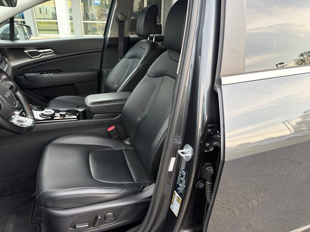 Pre-Owned 2023 Kia Sportage Hybrid EX - photo - 8