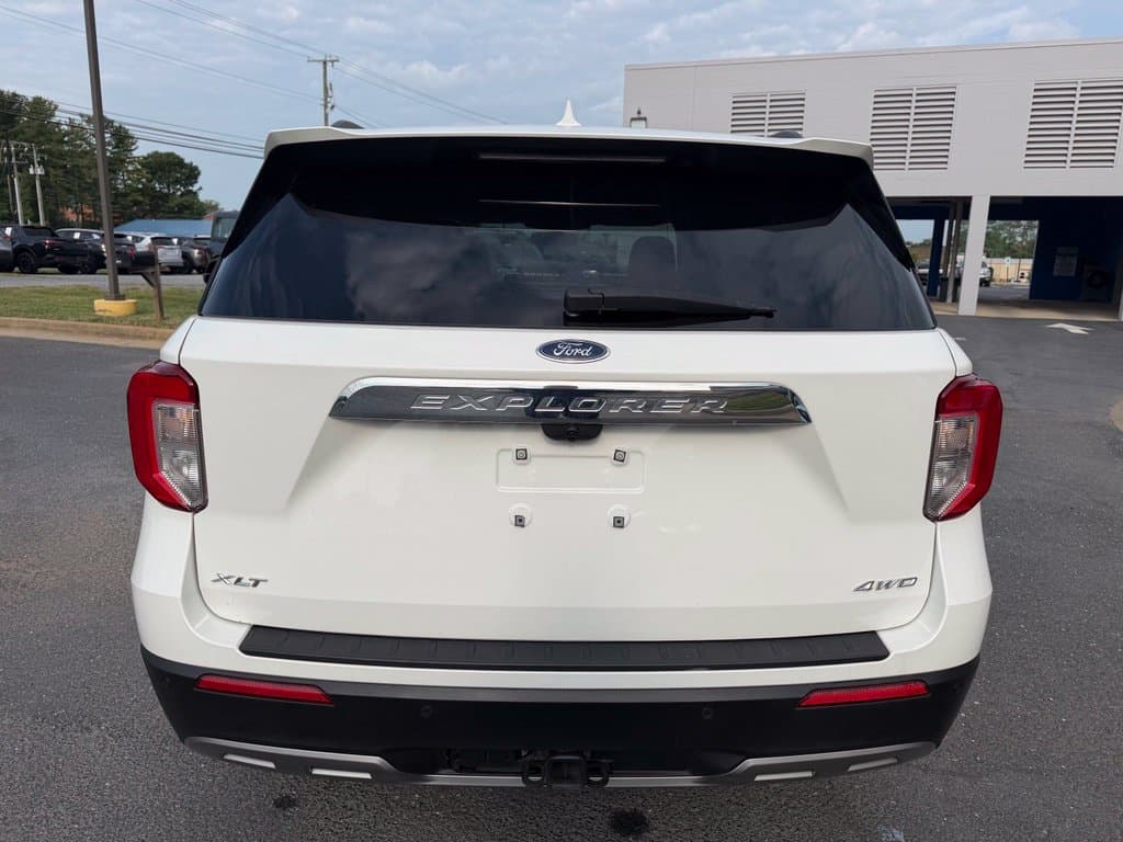 Pre-Owned 2022 Ford Explorer XLT - photo - 3