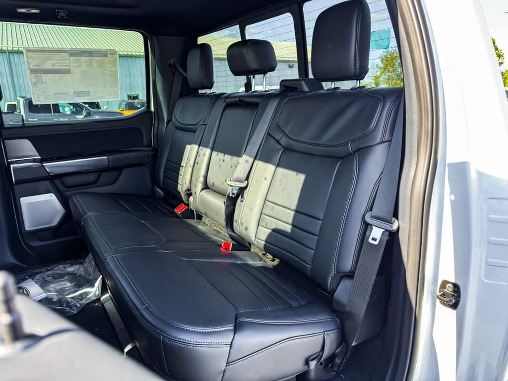 New 2027 Ford F-350SD Platinum - photo - 6
