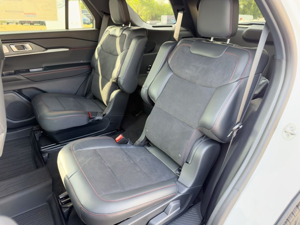 New 2026 Ford Explorer ST - photo - 6