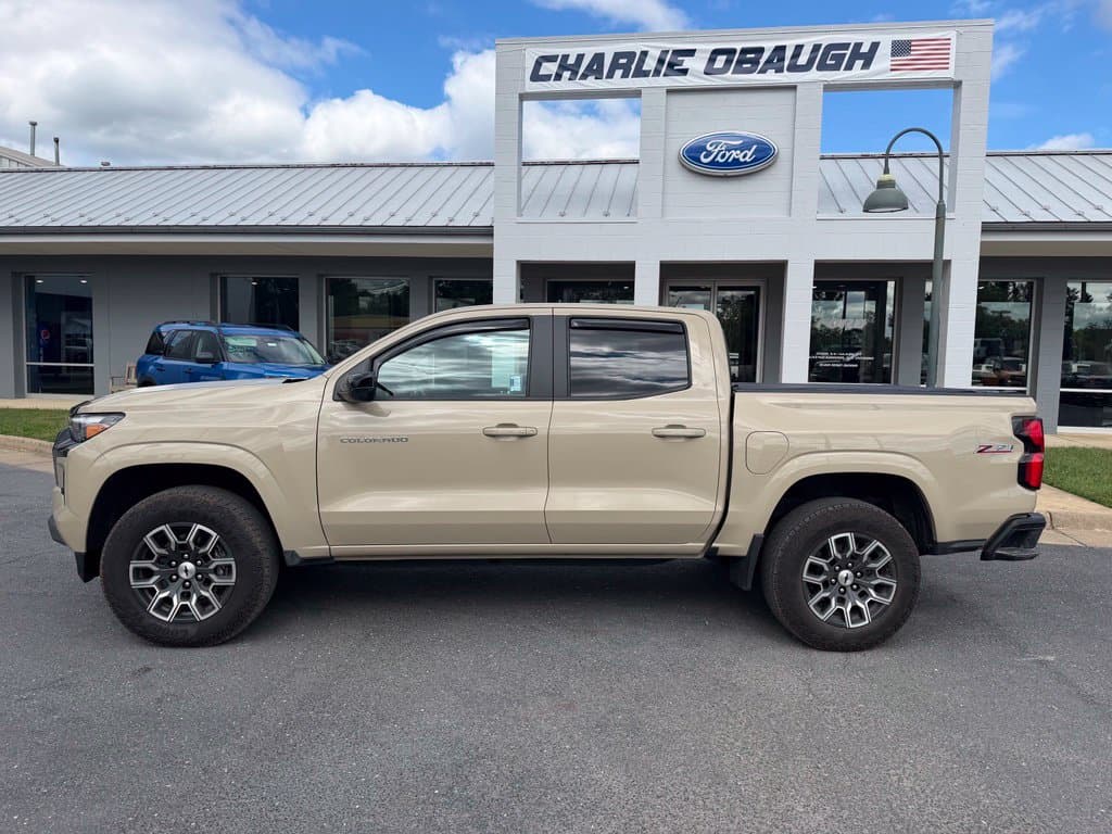 Pre-Owned 2024 Chevrolet Colorado Z71 - photo - 1