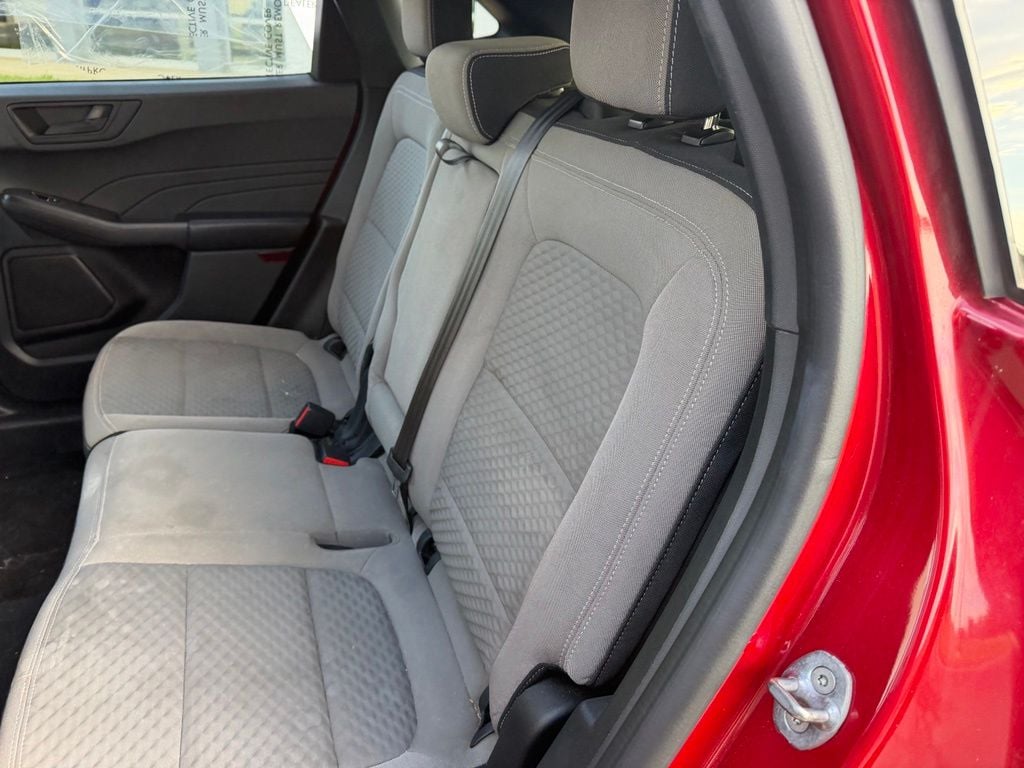 Pre-Owned 2022 Ford Escape SE - photo - 5