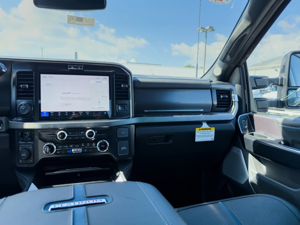 New 2026 Ford F-250SD Platinum - photo - 13
