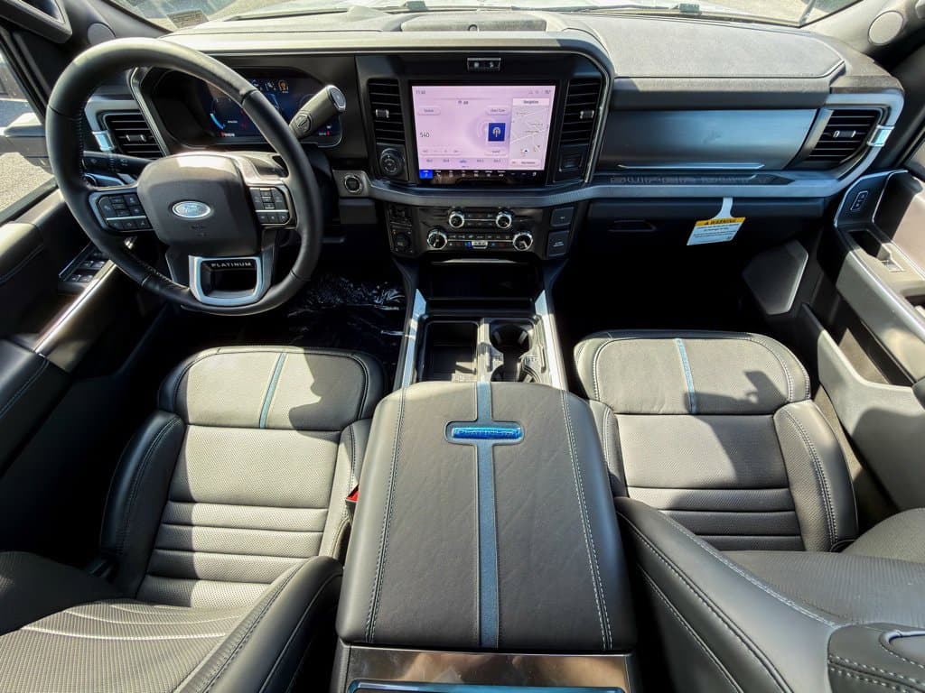New 2026 Ford F-250SD Platinum - photo - 15