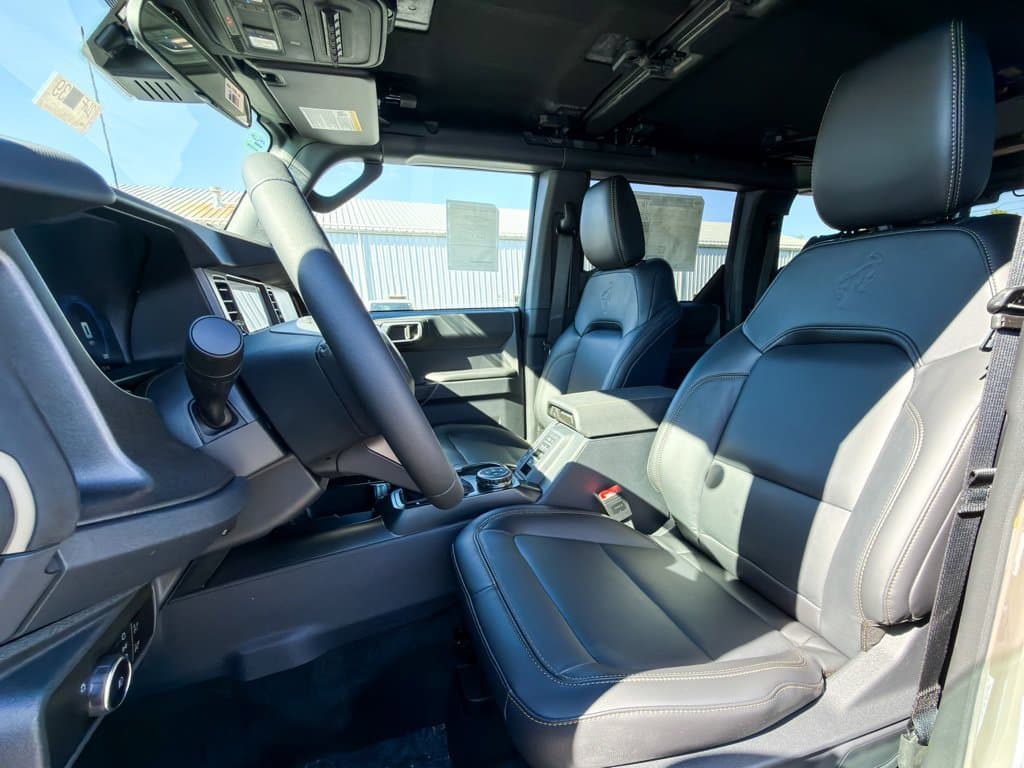 New 2026 Ford Bronco Badlands - photo - 5