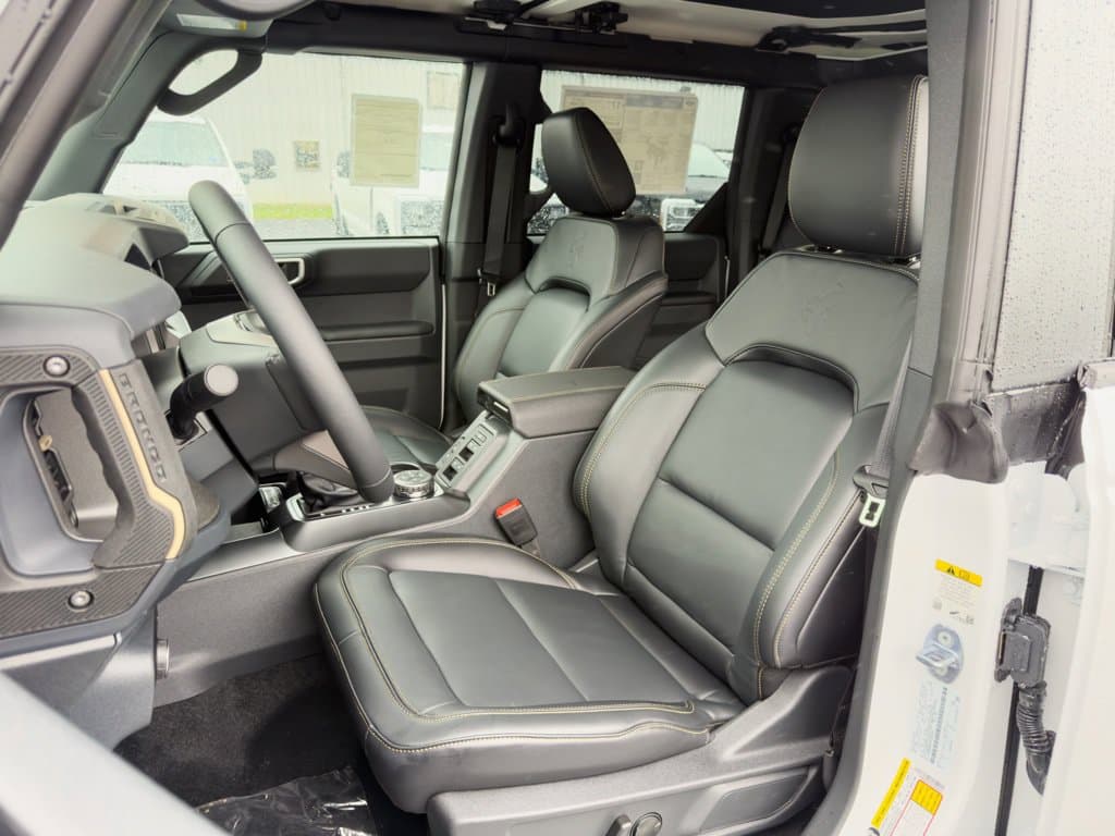 New 2026 Ford Bronco Badlands - photo - 8