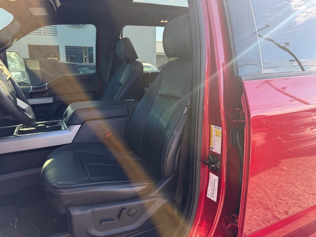 Pre-Owned 2022 Ford F-250SD Lariat - photo - 11