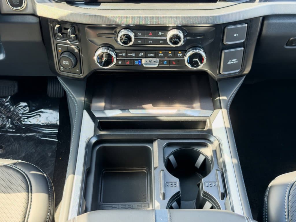 New 2026 Ford F-250SD Platinum - photo - 12