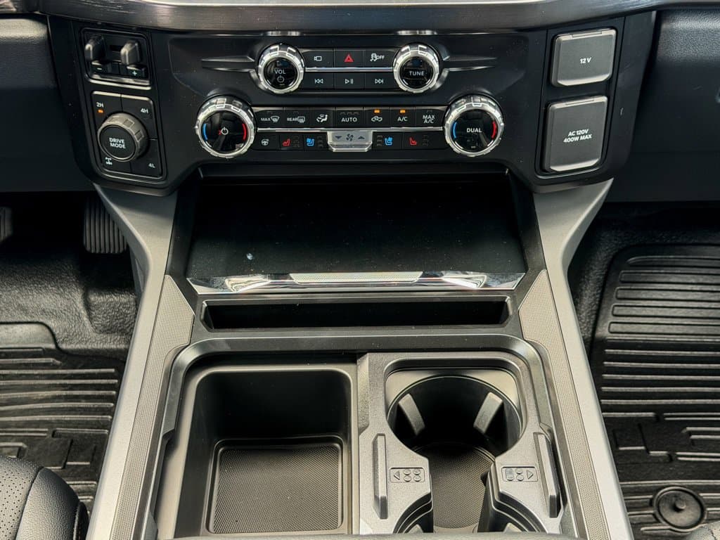 New 2027 Ford F-250SD Lariat - photo - 15