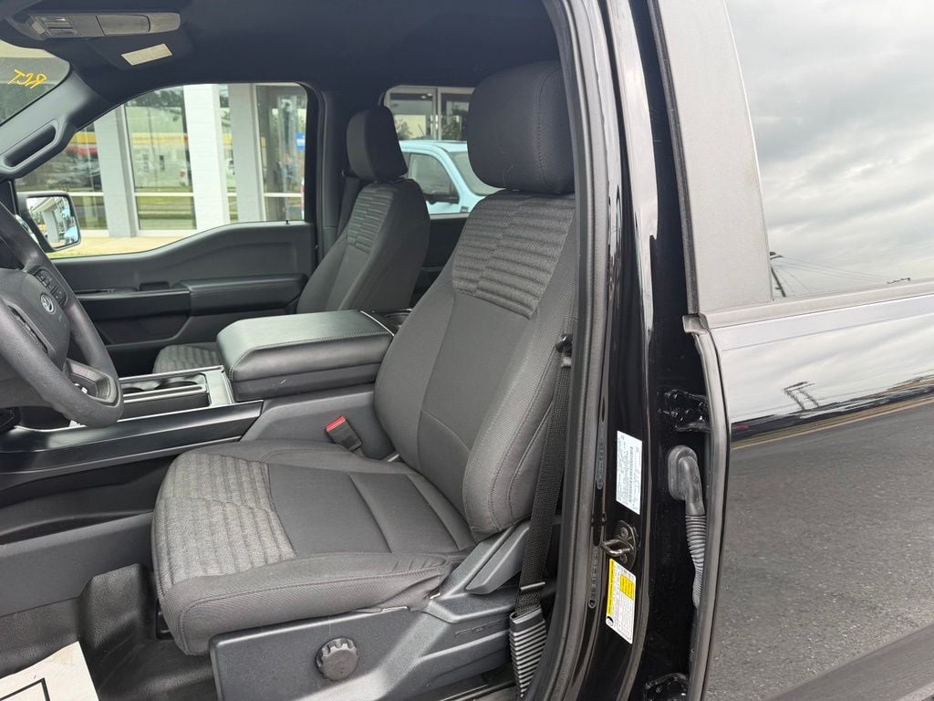 Pre-Owned 2023 Ford F-150 XL - photo - 7