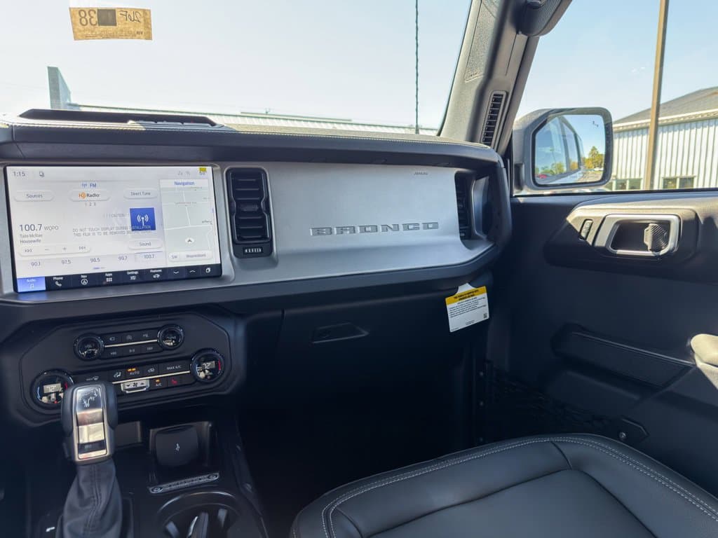 New 2026 Ford Bronco Outer Banks - photo - 11