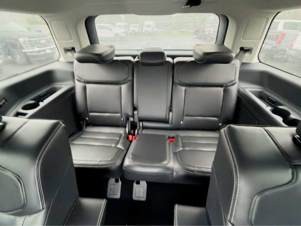New 2027 Ford Expedition Platinum - photo - 7