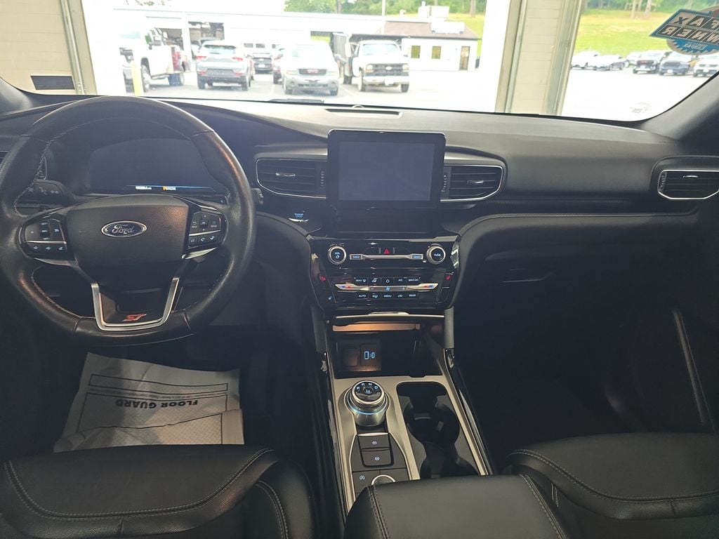 Pre-Owned 2023 Ford Explorer ST - photo - 10