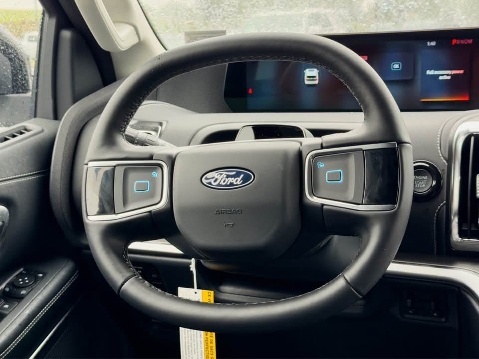 New 2027 Ford Expedition Platinum - photo - 8