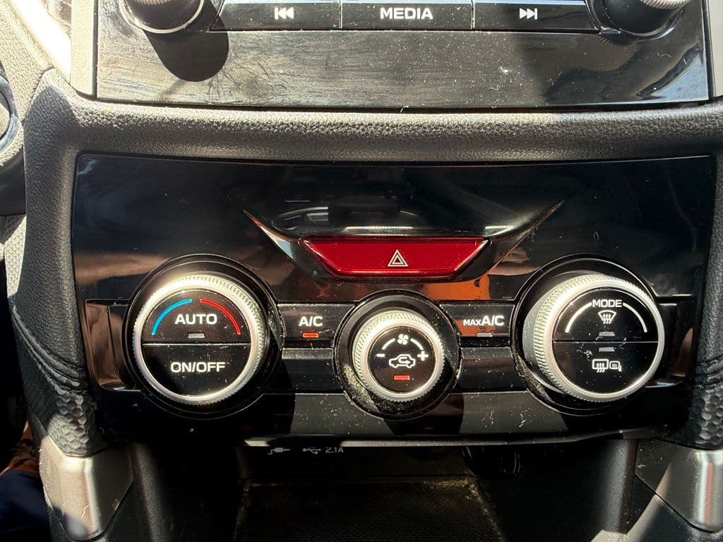 Pre-Owned 2022 Subaru Forester Premium - photo - 12