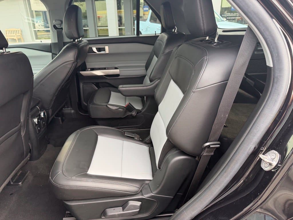 Pre-Owned 2023 Ford Explorer XLT - photo - 15