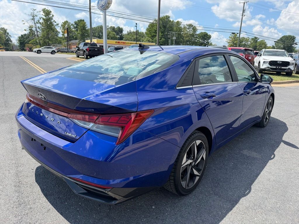 Pre-Owned 2023 Hyundai Elantra Limited - photo - 4