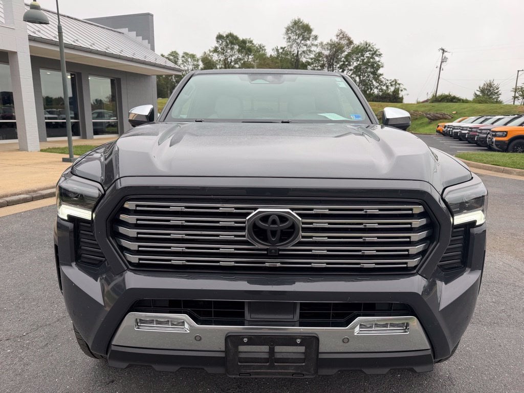 Pre-Owned 2024 Toyota Tacoma Limited - photo - 7