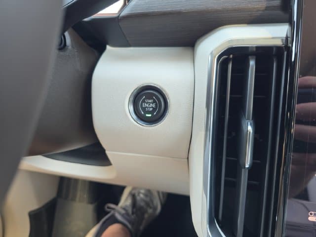 New 2027 GMC Acadia Denali - photo - 25