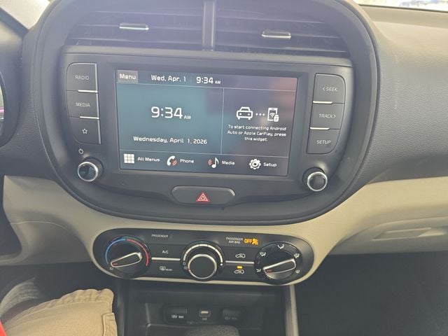 Pre-Owned 2024 Kia Soul LX - photo - 14