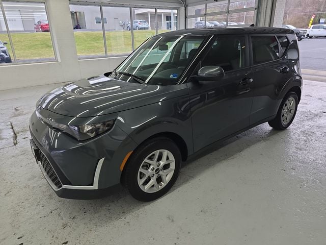 Pre-Owned 2025 Kia Soul LX - photo - 1