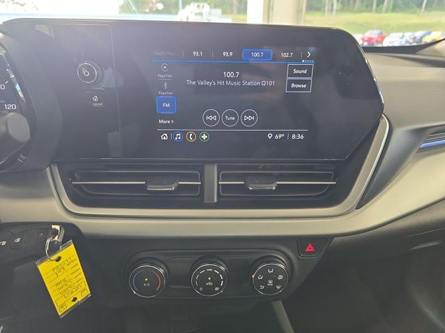 Pre-Owned 2025 Chevrolet Trax LS - photo - 14