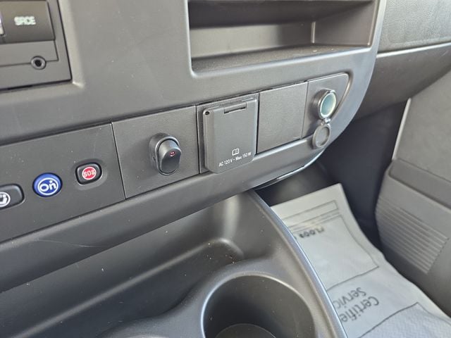 New 2025 Chevrolet Express 3500 Work Van - photo - 18