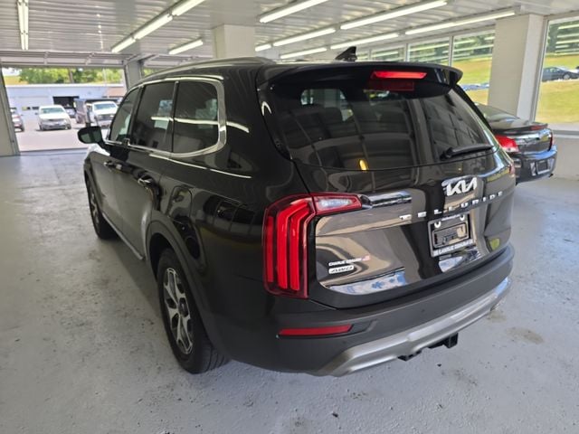 Pre-Owned 2022 Kia Telluride EX - photo - 2