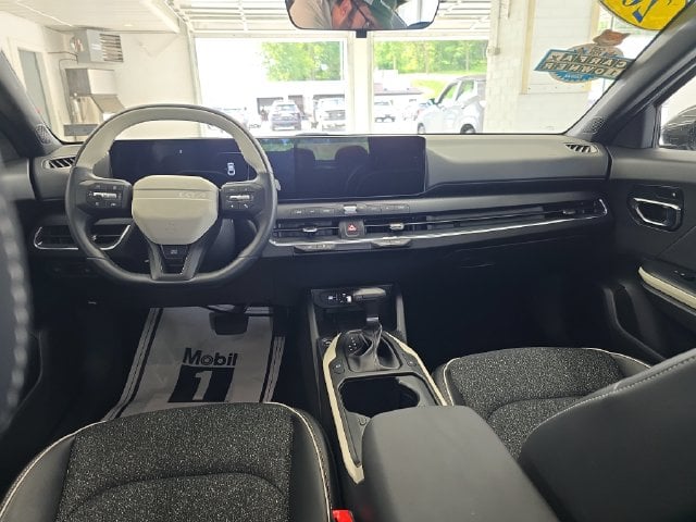 Pre-Owned 2025 Kia K4 GT-Line - photo - 10