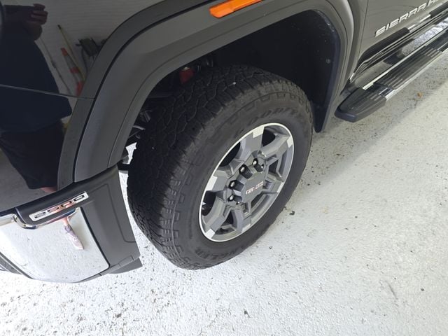 Pre-Owned 2025 GMC Sierra 2500HD SLE - photo - 8
