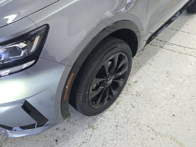 Pre-Owned 2023 Kia Sorento SX - photo - 8