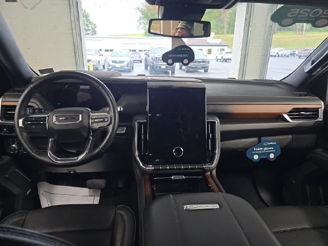 Pre-Owned 2025 GMC Yukon Denali - photo - 10
